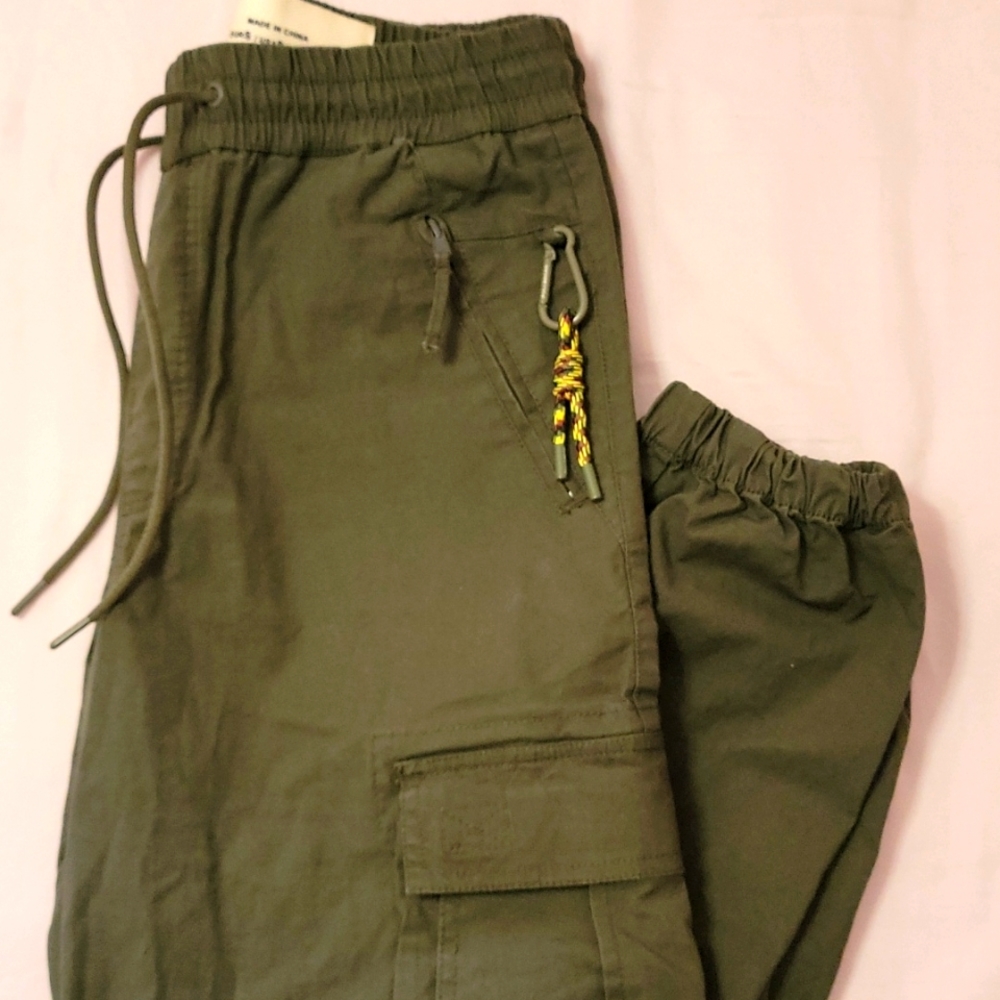 PULL & BEAR clothing company Men's Cargo Pants